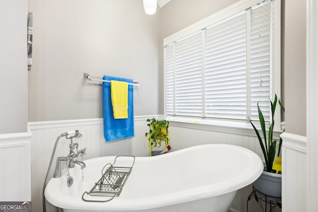 bathroom featuring a bathtub