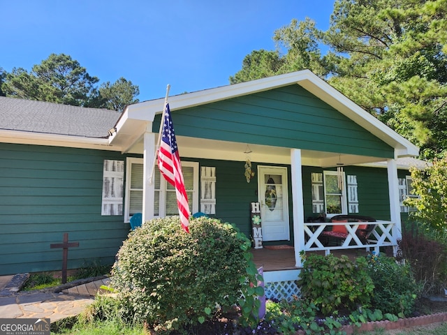 bungalow featuring covered porch