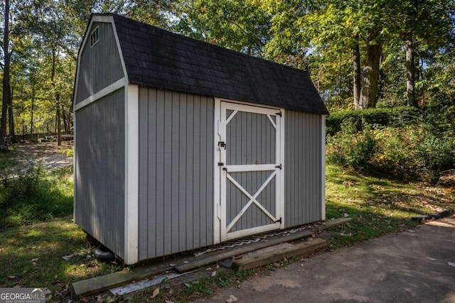 view of outbuilding