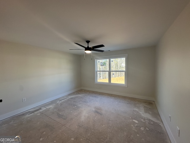 unfurnished room featuring ceiling fan