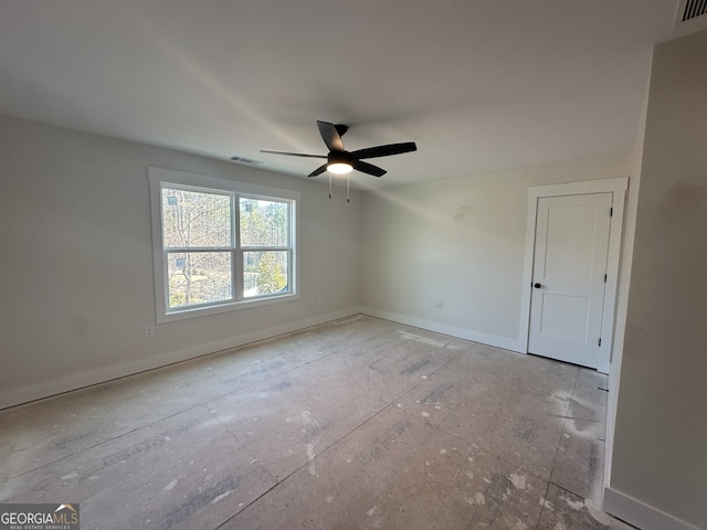 empty room with ceiling fan