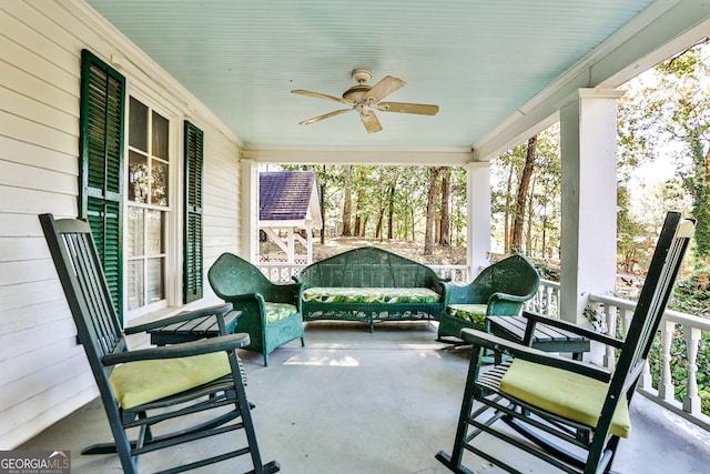 view of patio featuring covered porch and ceiling fan