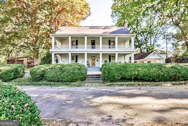 view of front facade featuring a porch