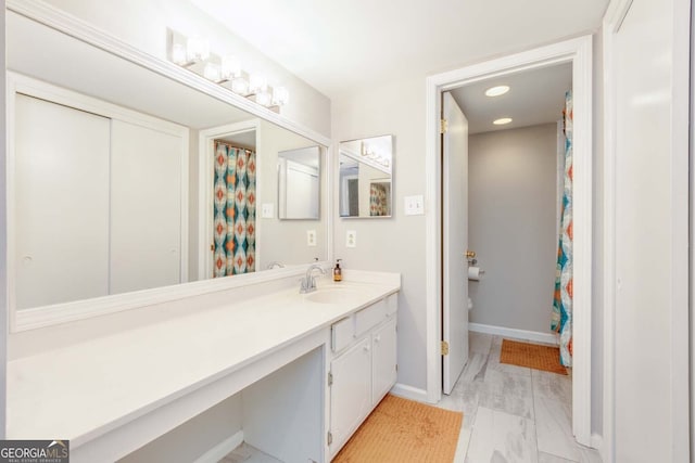 bathroom with vanity