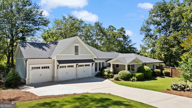 view of front facade with a front lawn