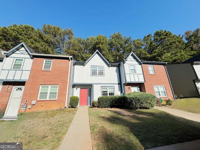 view of front of house with a front yard