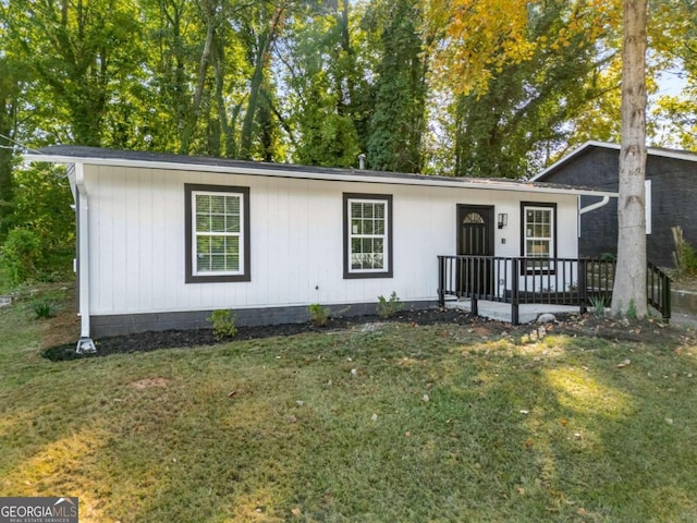 view of front of house with a front yard