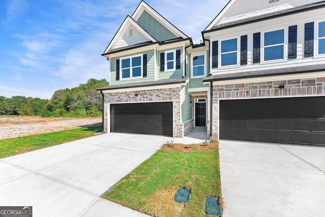 craftsman-style house featuring a garage