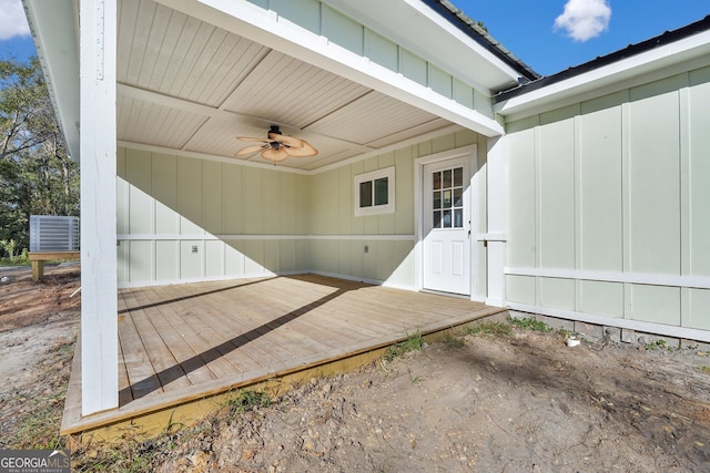 exterior space with ceiling fan