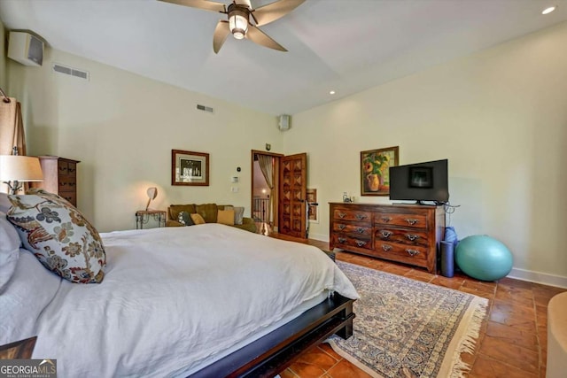 bedroom with ceiling fan