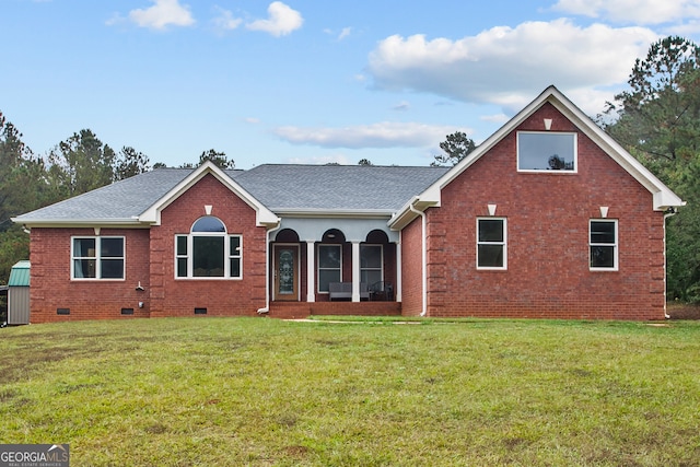 view of front of house featuring a front lawn