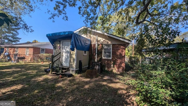 646 Straight St, Macon, GA 31204 - exterior space featuring a yard