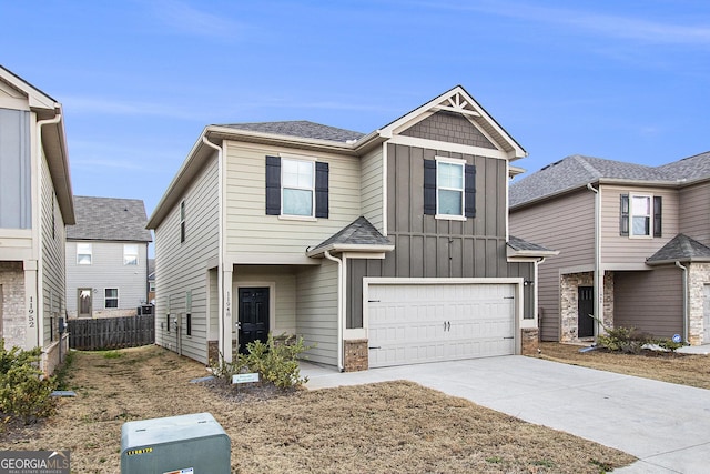 view of front facade featuring a garage