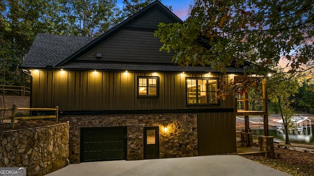 view of front of house featuring a garage