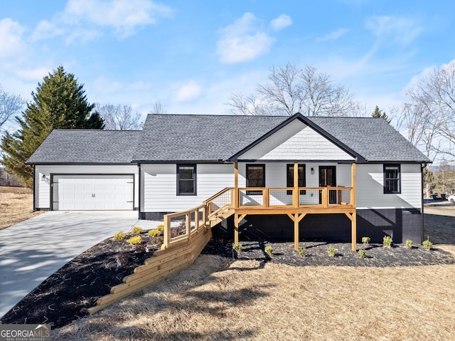 view of front facade featuring a garage