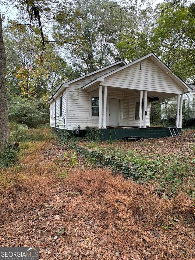 view of front of house with a porch