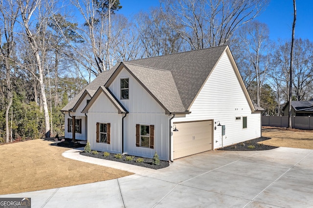 view of modern farmhouse style home