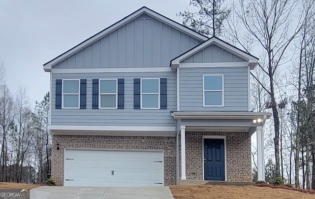 view of front of property featuring a garage