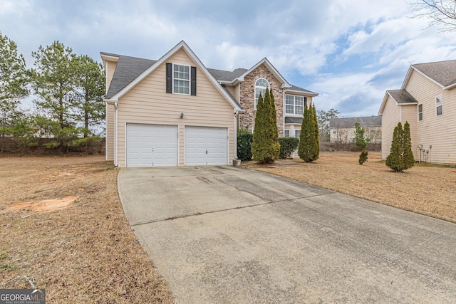 view of front property featuring a garage