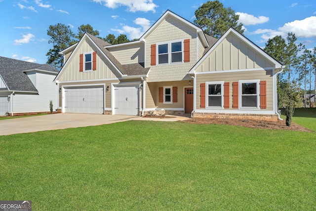 417 Lakeview Pl, Macon, GA 31211 - craftsman-style house featuring board and batten siding, driveway, a front yard, and a shingled roof