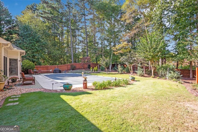 view of yard featuring a patio area