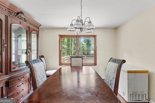 dining room with an inviting chandelier