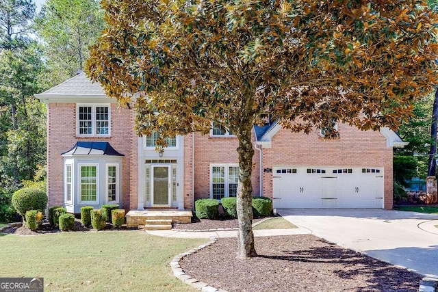 view of front of home featuring a front yard