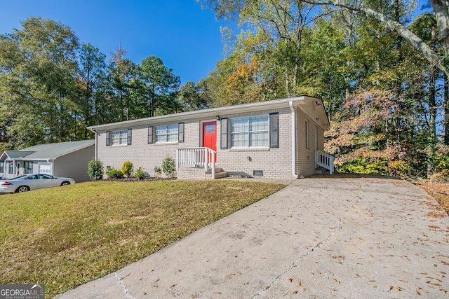 6230 Kensington Ct, Austell, GA 30106 - ranch-style house featuring driveway, a front lawn, and brick siding