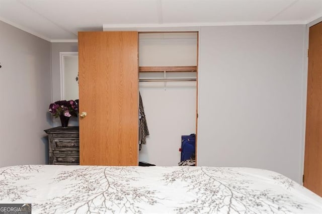 bedroom with a closet