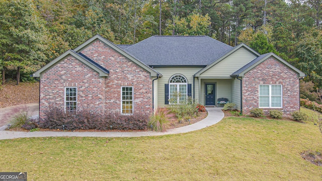 front of property featuring a front lawn