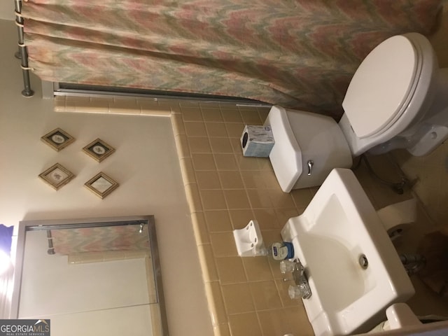 bathroom featuring toilet