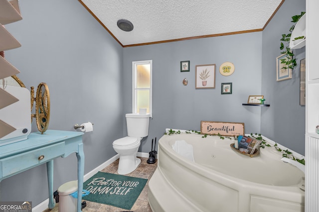 1000 Nails Creek Xing, Royston, GA 30662 - full bath with ornamental molding, a whirlpool tub, a textured ceiling, toilet, and baseboards