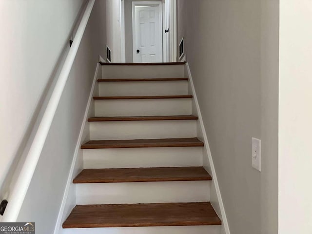 3666 Elkridge Dr, Decatur, GA 30032 - staircase featuring visible vents
