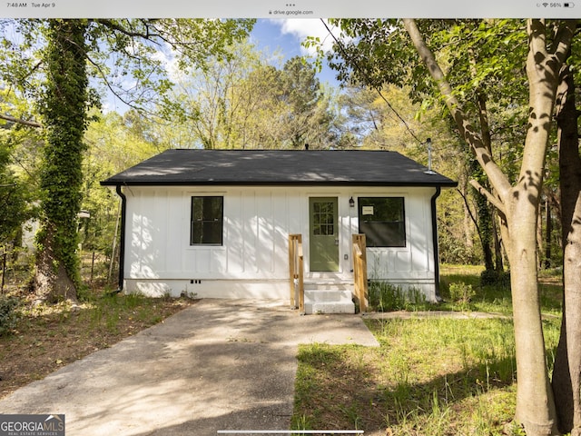3363 Delmar Ln NW, Atlanta, GA 30331 - view of front of home featuring entry steps, crawl space, and board and batten siding