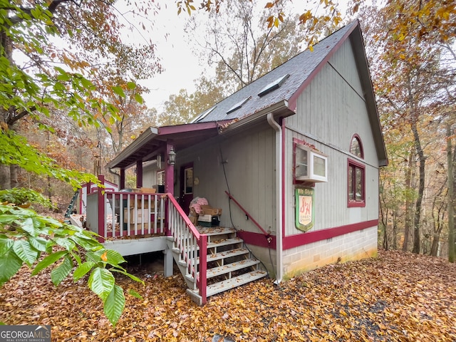 view of side of property