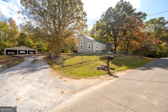 view of front of home with a front lawn