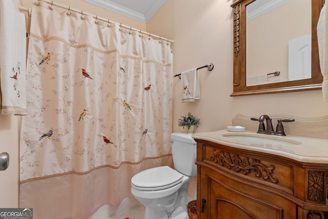 full bathroom with a shower with shower curtain, crown molding, vanity, and toilet