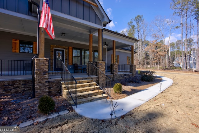 property entrance featuring ceiling fan and a porch