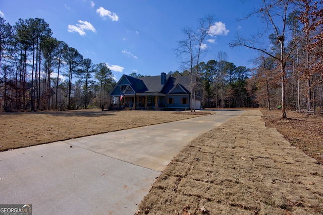 view of front property