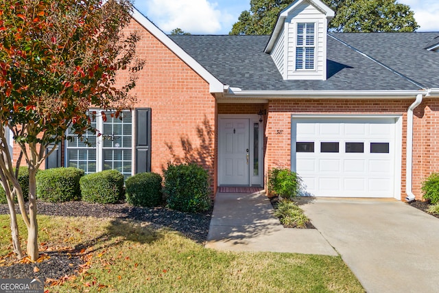 view of front of home with a front yard