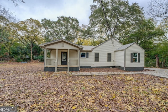 view of front of property featuring a porch