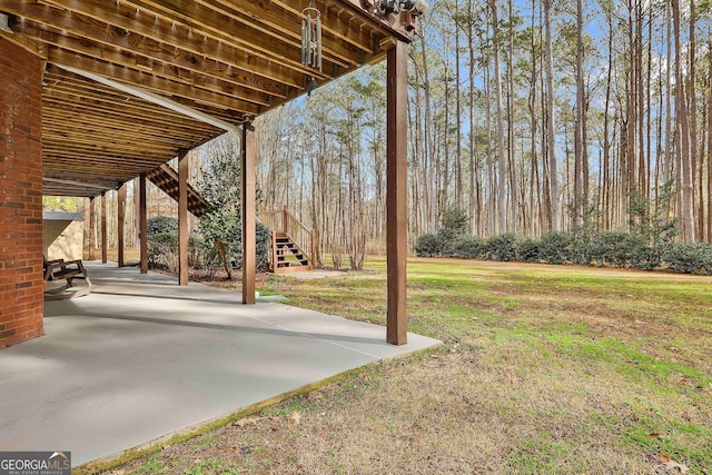 view of yard with a patio