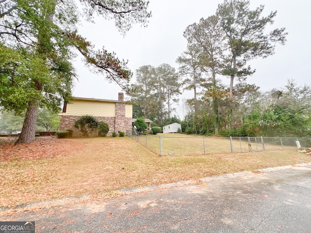 726 Victoria Cir, Dublin, GA 31021 - view of yard