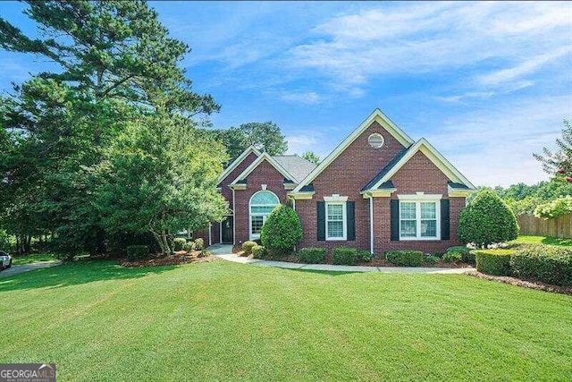 view of front of house with a front yard