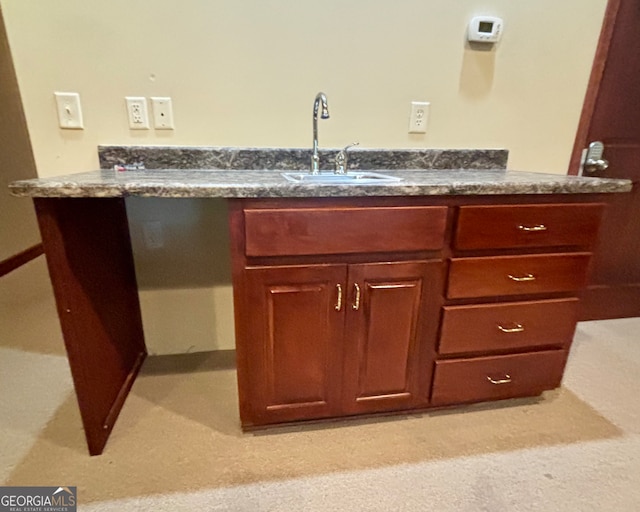 bathroom featuring sink