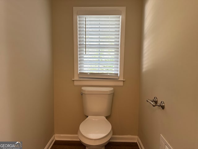 bathroom featuring toilet