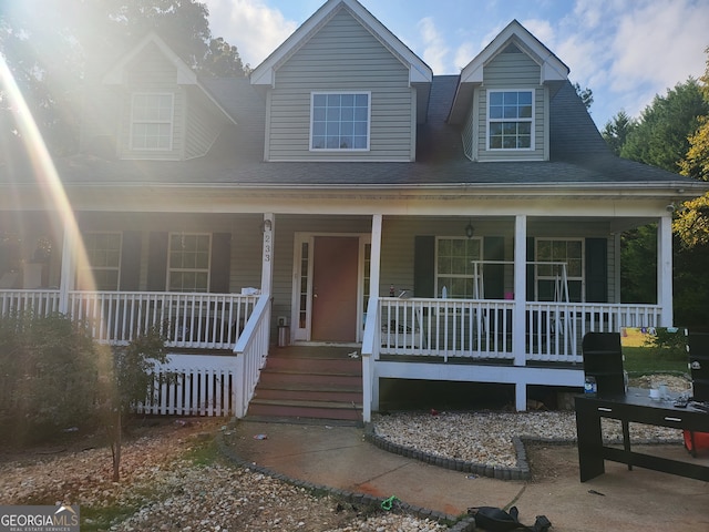 view of front of home featuring a porch