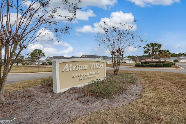 view of community / neighborhood sign