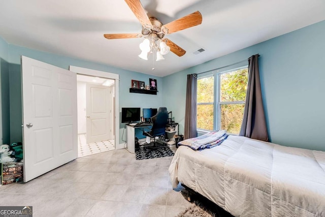 bedroom with ceiling fan