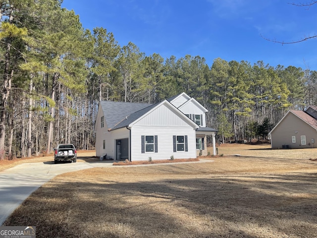 view of front of property